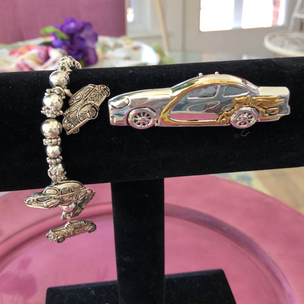 Car Charm Bracelet And BroochScarf Holder 8$